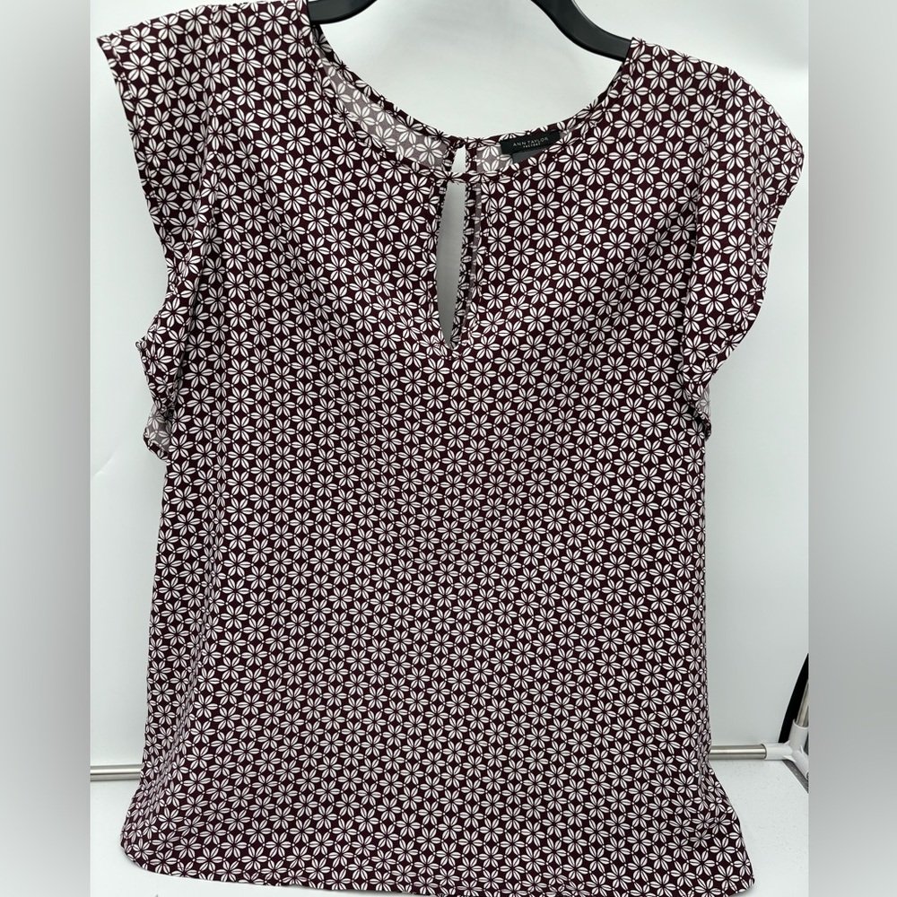 Ann Taylor Factory sleeveless with ruffle floral blouse. Size M